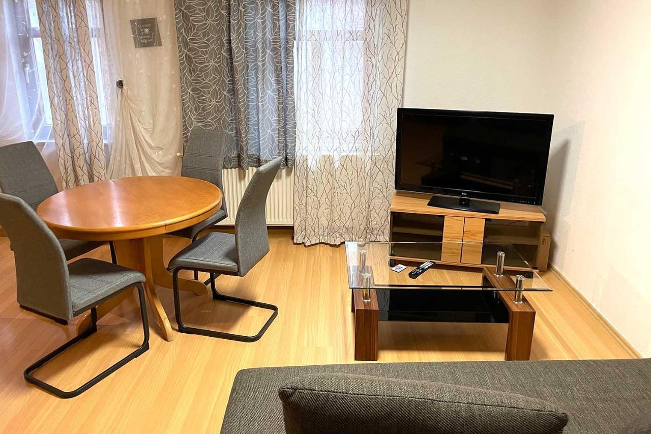 City Apartment With Wifi Near Jena Kahla  Buitenkant foto